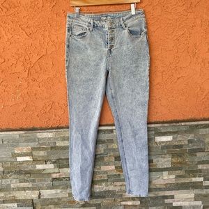 Old navy rockstar button jeans